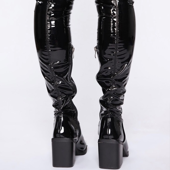 Black leather boots - Picture 3 of 3